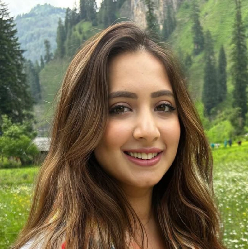 Komal Aziz Khan