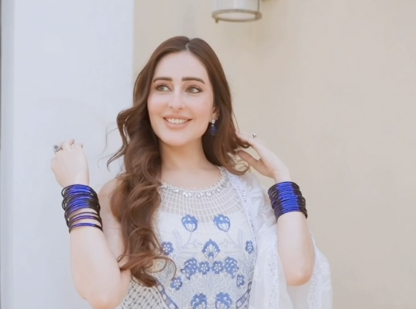 From Newsroom to Screen: The Rise of Sidra Niazi in Pakistani Dramas